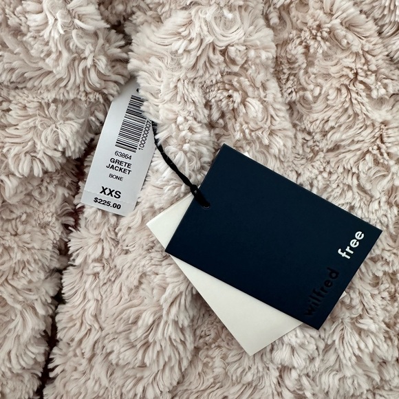 NWT | aritzia grete teddy coat in bone - Picture 6 of 6